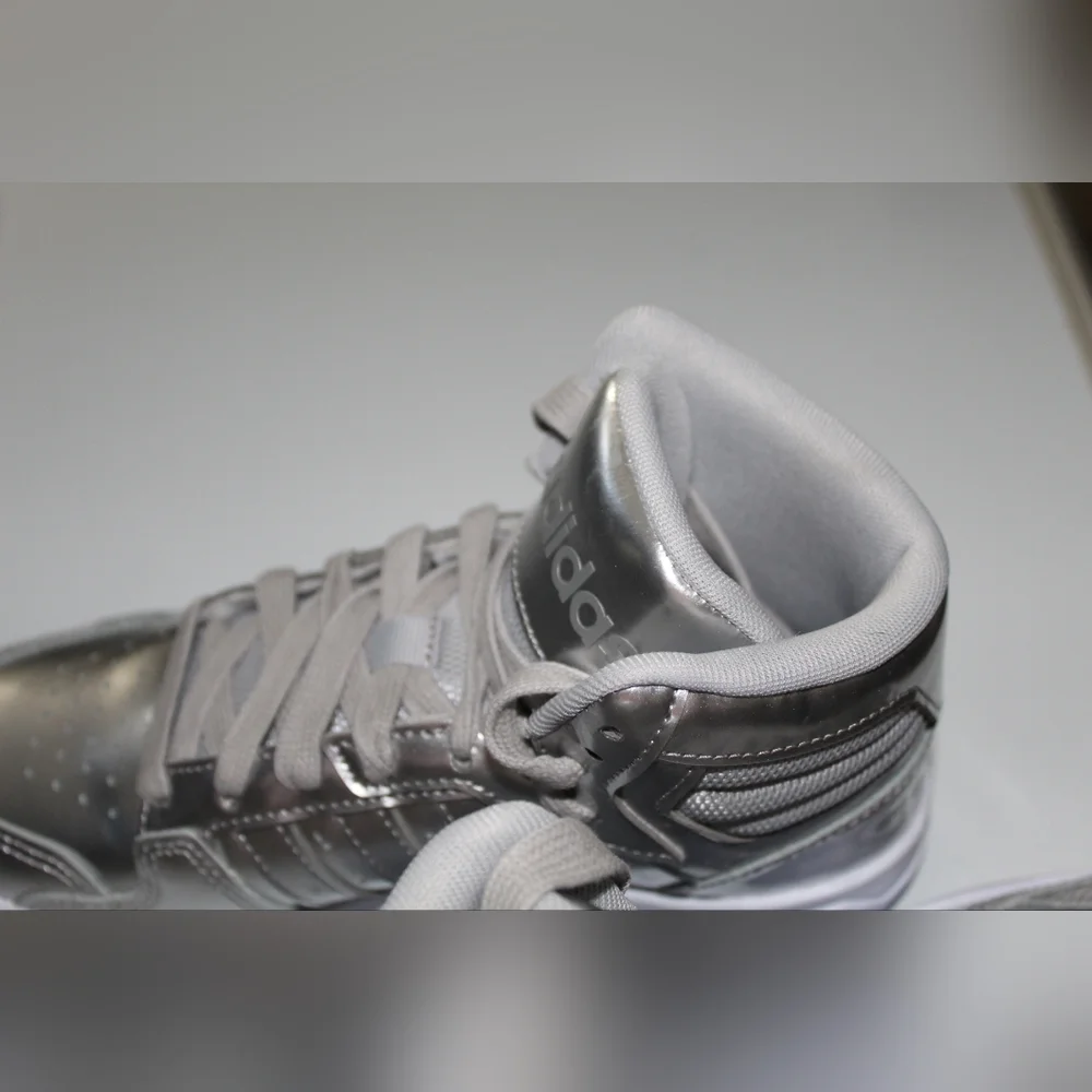 โจ๐โจ NWOB ADIDAS Entrap Mid Silver Metallic - Picture 11 of 16